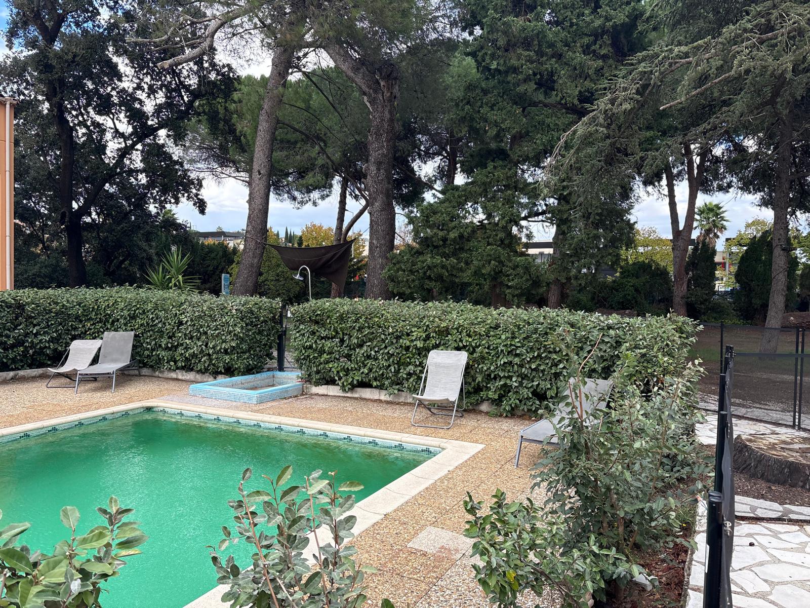 l’Hôtel Le Clos de l’Aube Rouge à Castelnau-le-Lez : Entretien des haies à Castelnau-le-Lez — photo 1